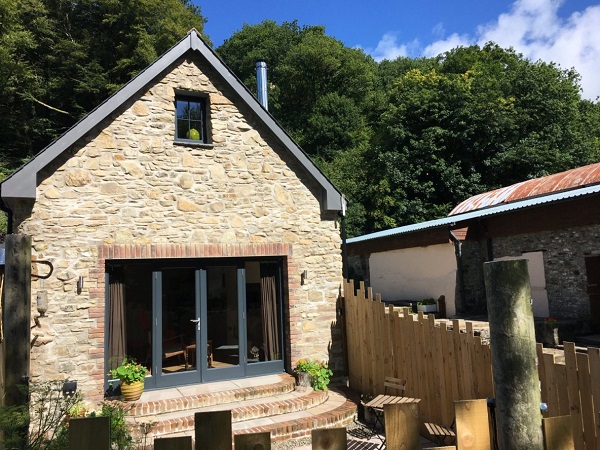 Cottage frontage