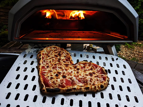 Cabin-pizza-oven